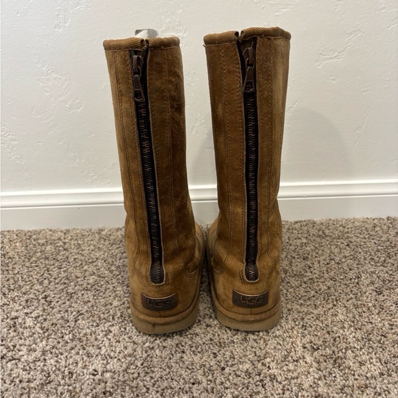 UGG KNIGHTBRIDGE Tall Boots - Picture 2 of 4